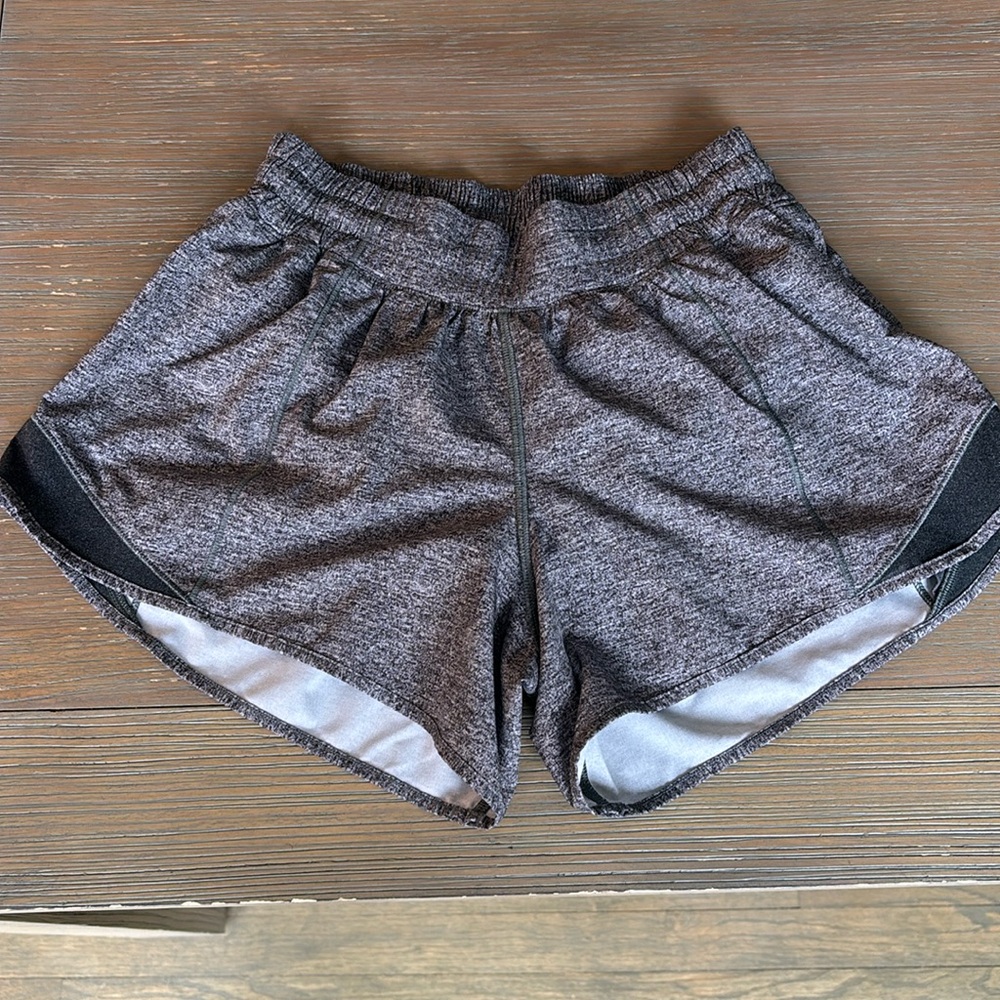 Lululemon Hotty Hot short 4” size 4
